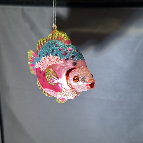 Pink Fish ornament - Picture 2 of 4